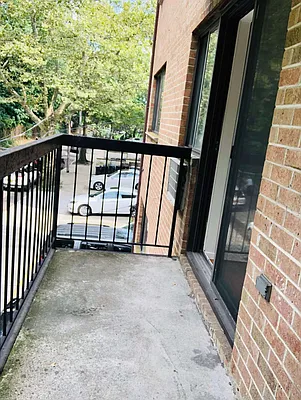 Rented by Bahar Management | media 37