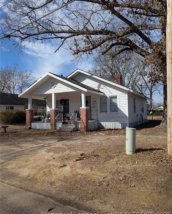 2nd image of 204 Warwick Mill Rd