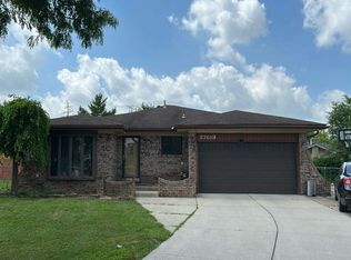 37619 Douglas Ct, Sterling Heights, MI 48310