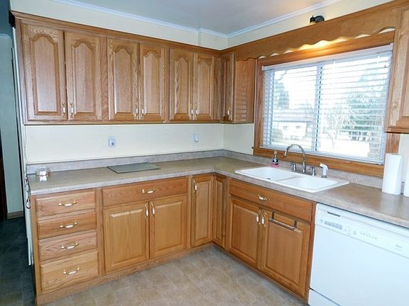 3rd image of 1405 Bruley St
