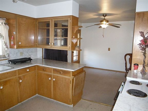 5th image of 400 University Dr