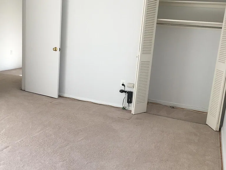 10620 Weymouth St #101 — Photo 35