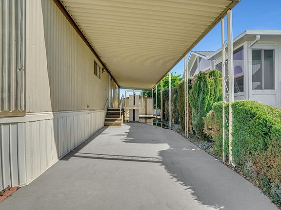 4th image of 604 Pringle Ave Space 2