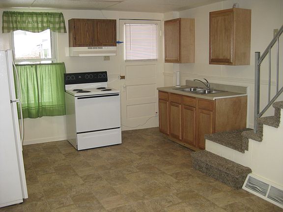 4th image of 110 S Walnut St