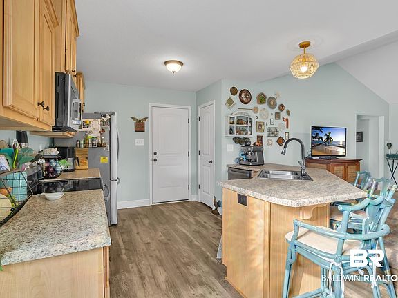 5th image of 24400 Raynagua Blvd