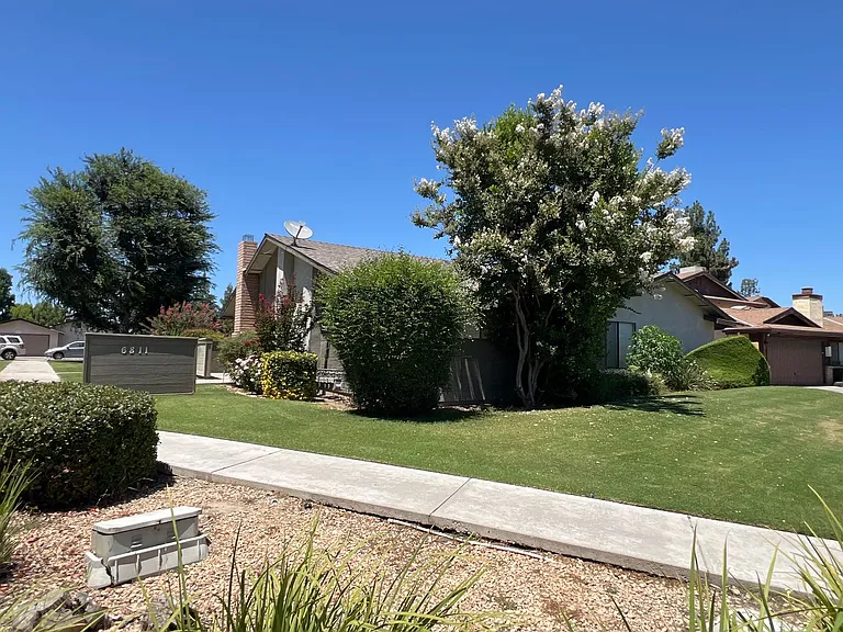 6811 Klamath Way — Photo 11