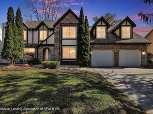 962 Whittier Dr, East Lansing, MI 48823