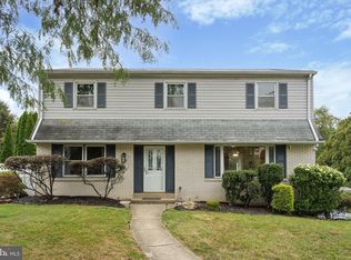 716 Ross Dr, Feasterville, PA 19053