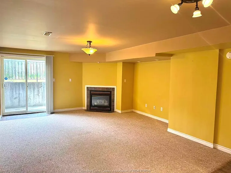 1011 Silverdale Dr — Photo 11