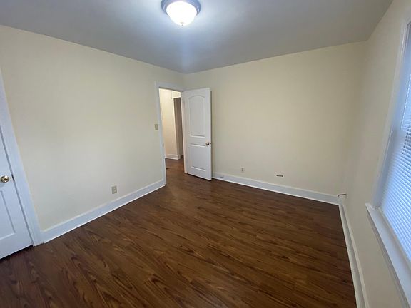 4th image of 1107 Woodlawn Ave