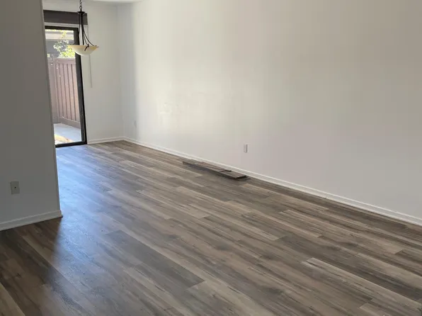 28961 Oakpath Dr, Agoura Hills, CA 91301