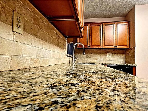 3rd image of 3208 Queen Palms Ct