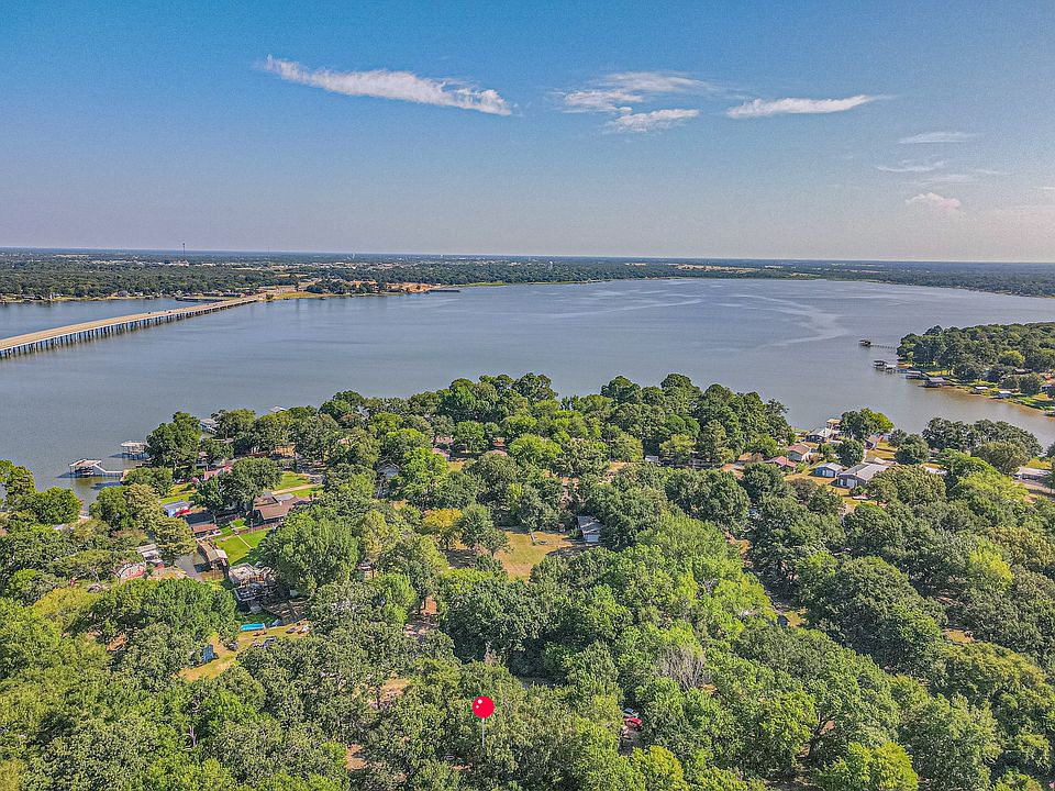 1st image of 79 Whispering Oaks Trl