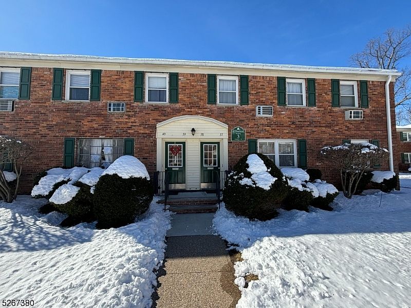 1st image of 63 Roseland Ave #37