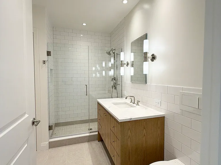 57 Christopher St #5B — Photo 36