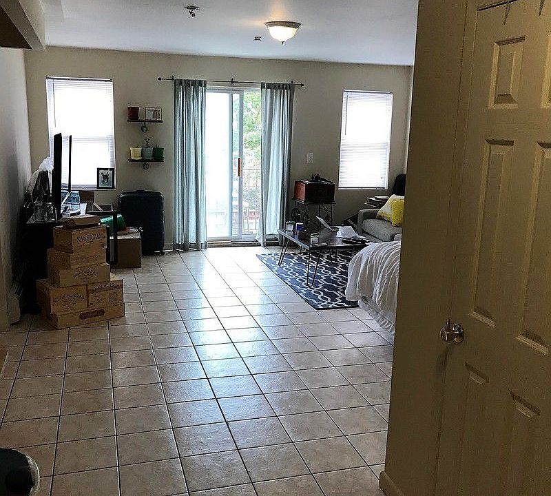1st image of 2542 37th St APT 2F