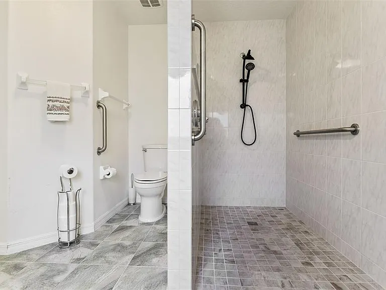 5811 Princess Caroline Pl — Photo 10