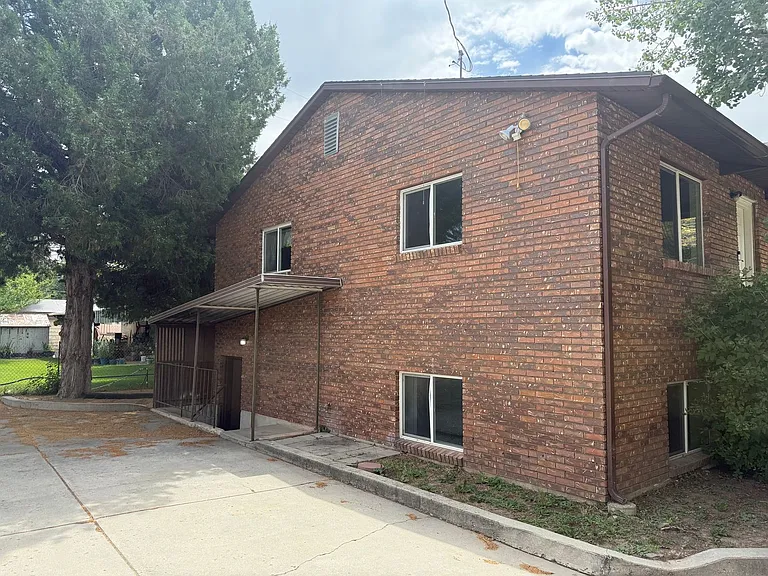 54 W Clearfield triplex — Photo 18