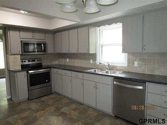 2nd image of 3111 Leawood Dr