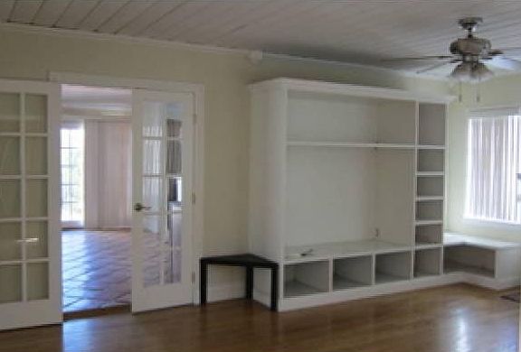 3rd image of 5844 Lemp Ave