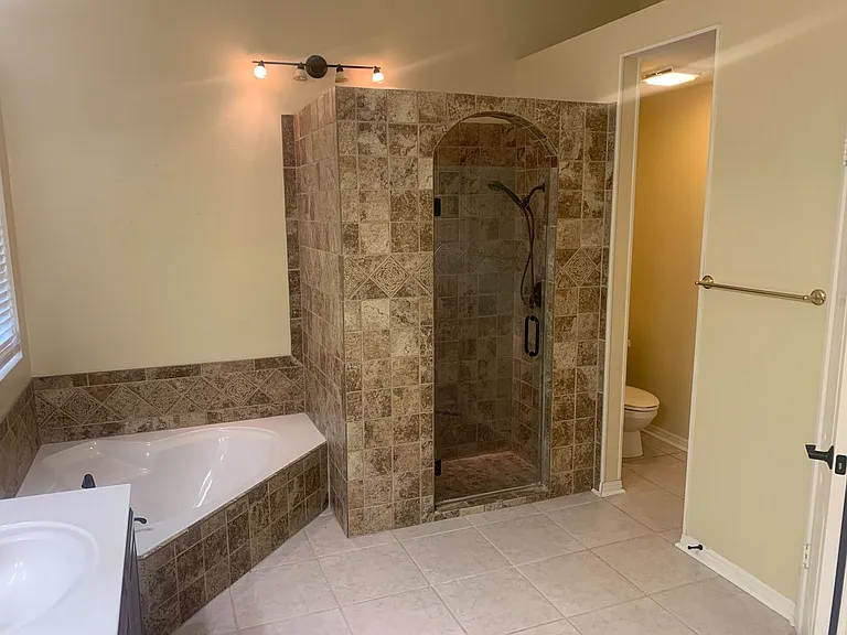4410 Shavano Cross — Photo 16