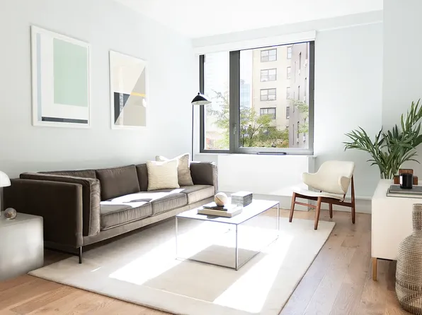 332 West 51st Street image 1 of 4