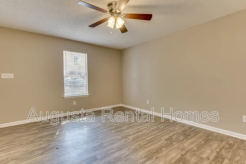 2 bed, 1.5 bath, 1005 sqft, $1,150 — Photo 4