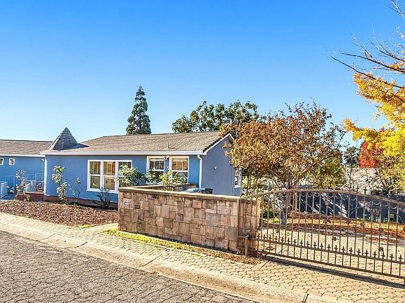 3rd image of 131 Mira Loma Street