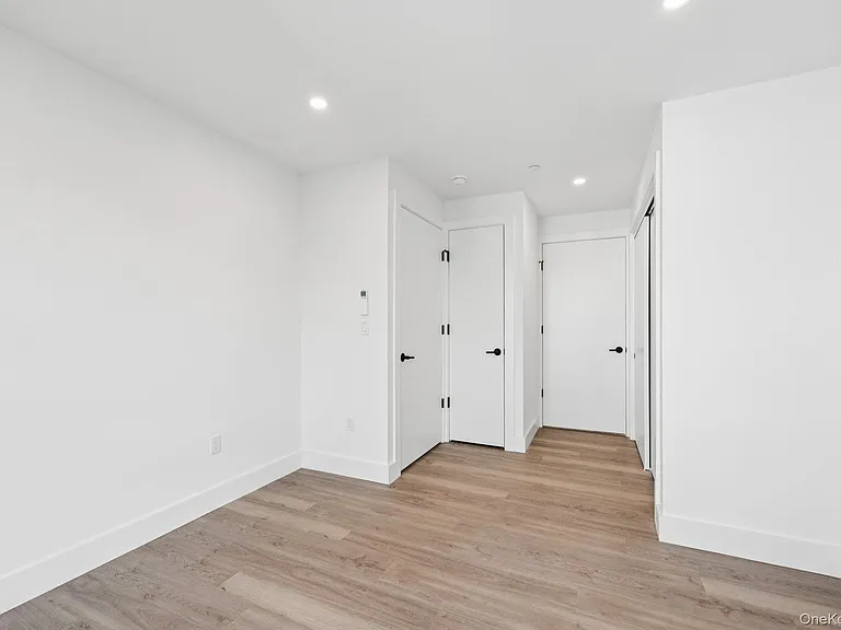 325 Manville Rd #203 — Photo 18