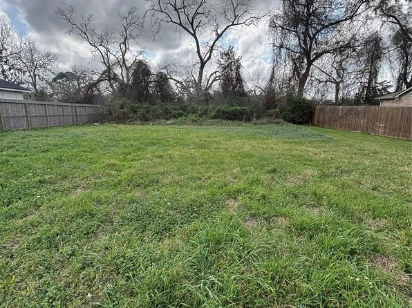 2510 Ridgewood Dr, West Columbia, TX 77486