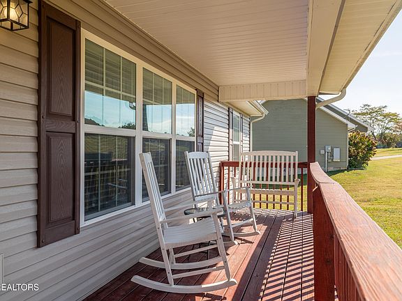 3rd image of 818 Amburn Meadows Ln
