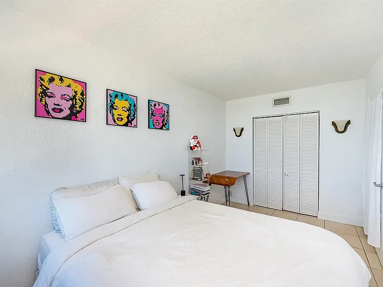 2899 Collins Ave #833 — Photo 9