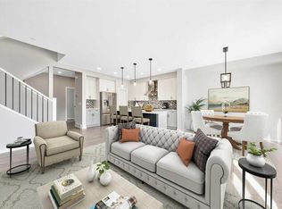 98 W Lucas Cres NW, Calgary, AB T3P 1M6
