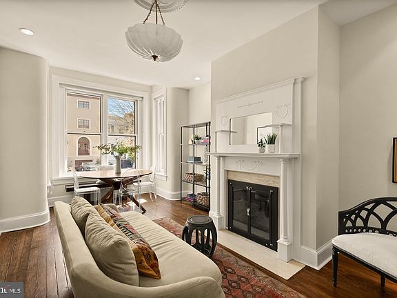 5th image of 111 5th St SE