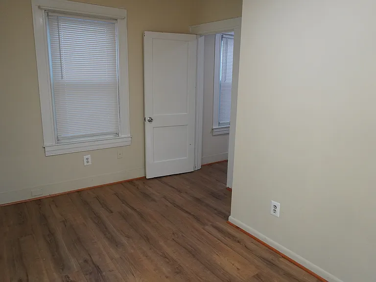 217 Center St — Photo 32
