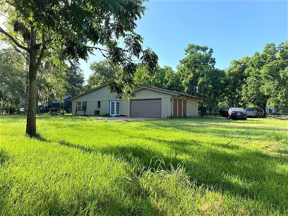 1st image of 819 Pony Ln