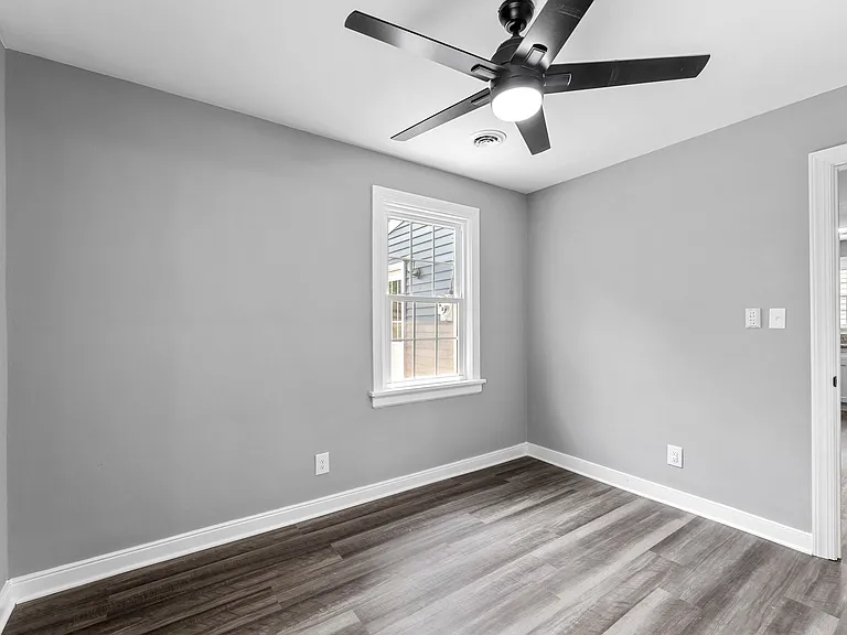 1411 National St — Photo 16