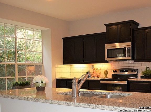 3rd image of 1115 Draybrook