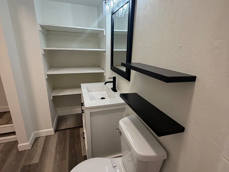 2116 W Elm St — Photo 19