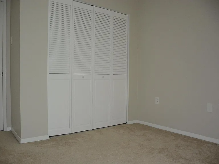 217 Victor Pkwy #F — Photo 15