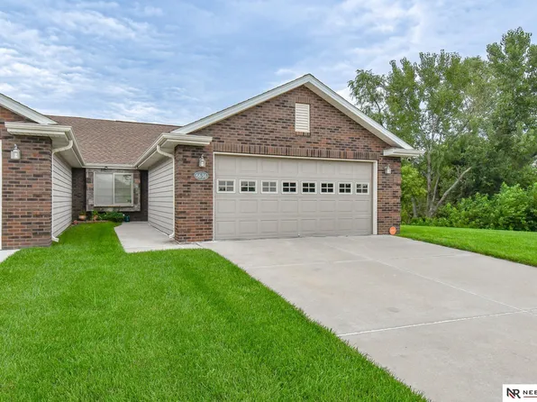 6636 Ashbrook Dr, Lincoln, NE 68516