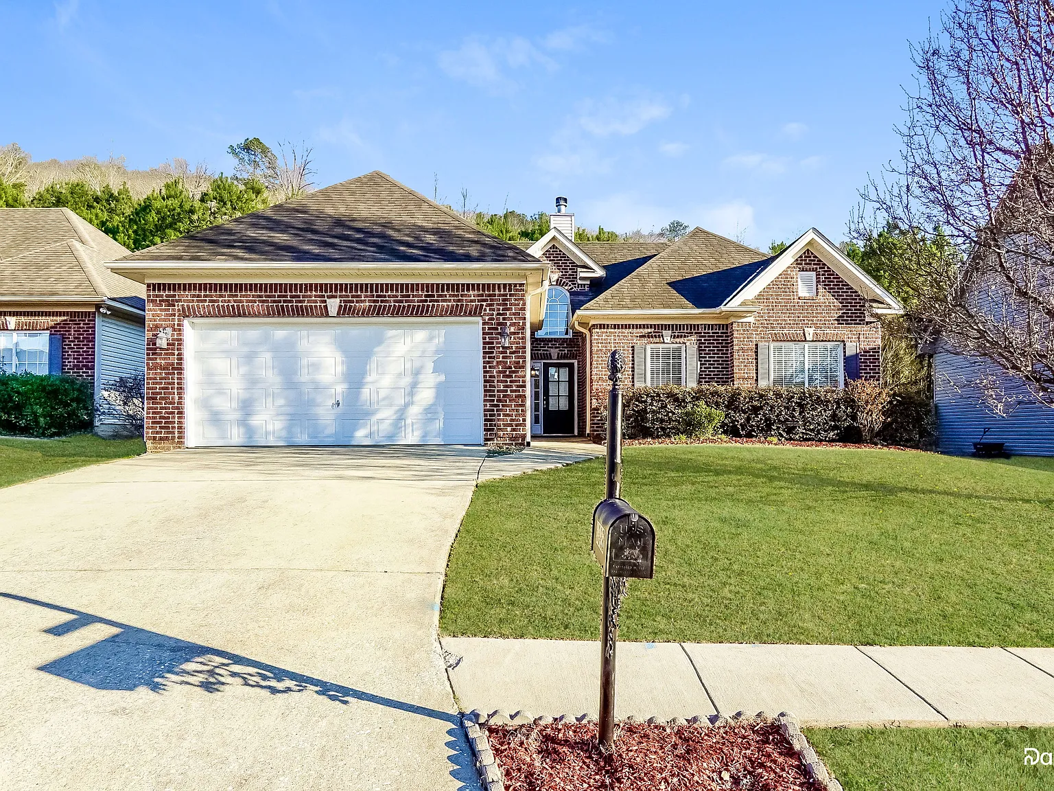 3 bed, 2.0 bath, 1307 sqft, $2,060 — Photo 1