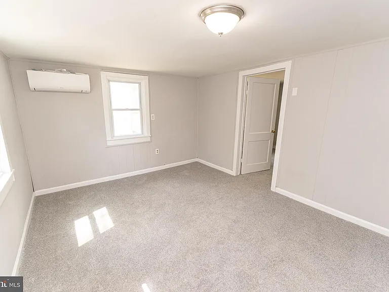 115 Davis Ln — Photo 7