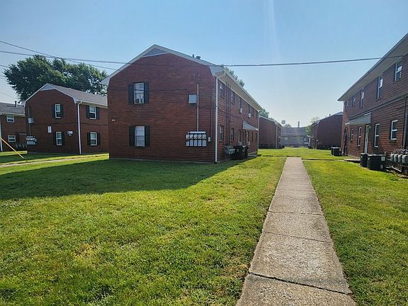 3rd image of 1013 Saint Paul Ct #1