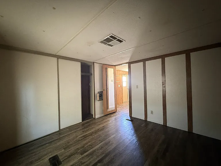 2111 Santa Cruz Ave — Photo 18
