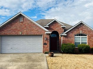 4126 W Song Bird Pl, Fayetteville, AR 72704