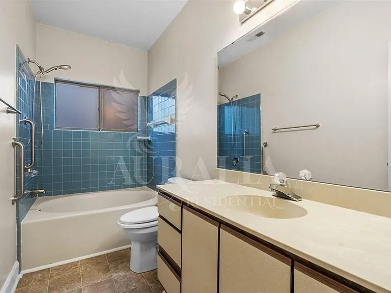 6121 Sunpointe Dr #103 — Photo 13