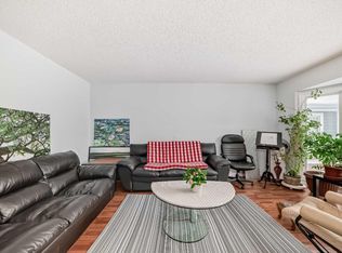 7 Hawksley Cres NW, Calgary, AB T3G 3B9