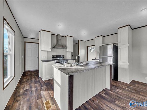 4th image of 1085 County Road 462