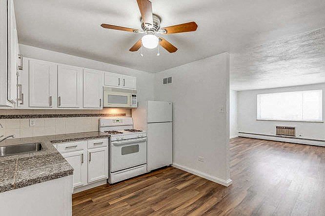 1st image of 833 E Ellsworth Ave #3248703